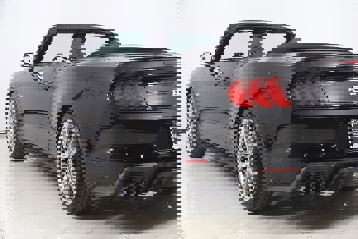 Used 2021 Ford Mustang GT Premium w/ Ford Safe & Smart Package RWD image 30