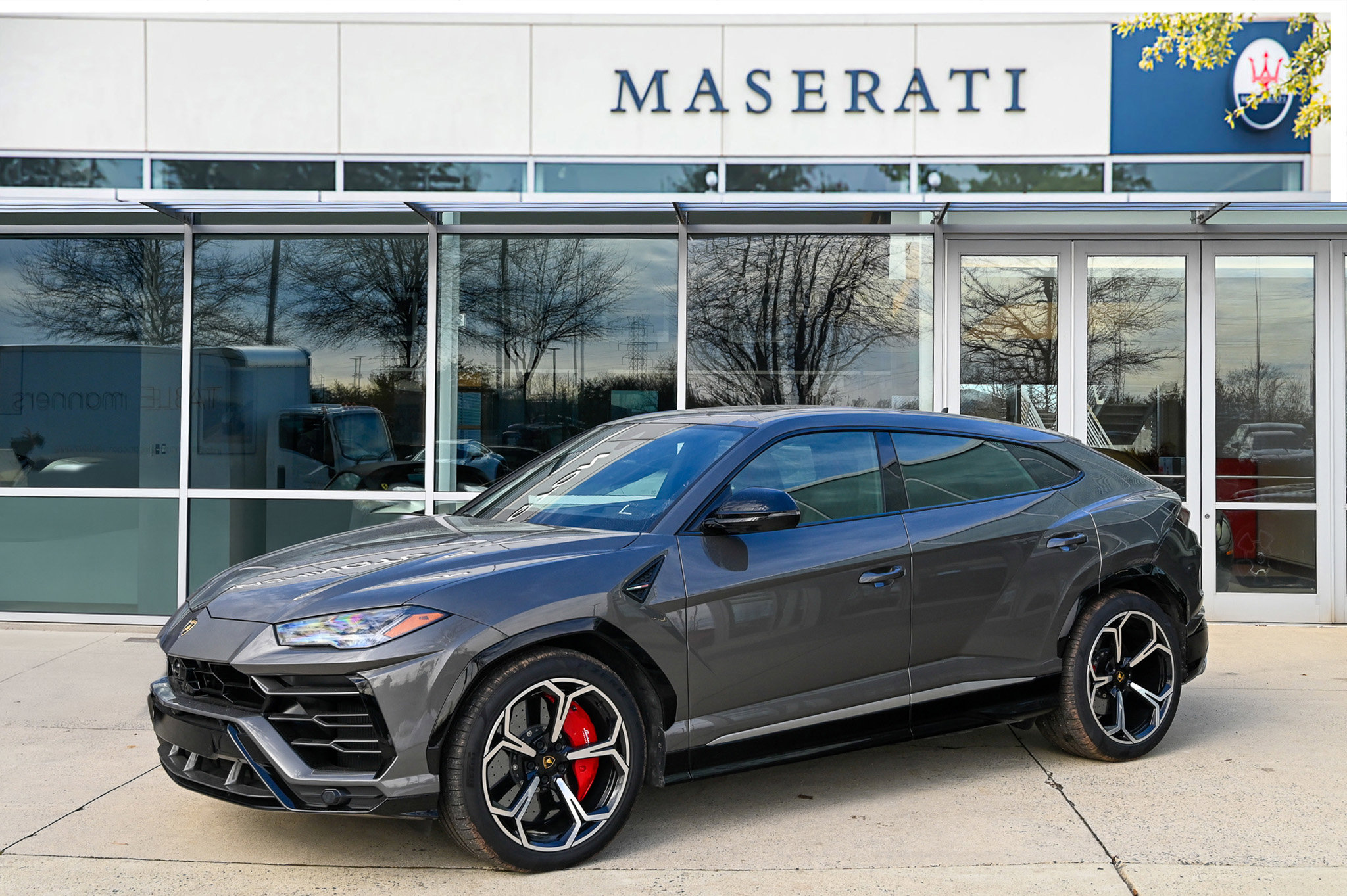 Used 2021 Lamborghini Urus image 1