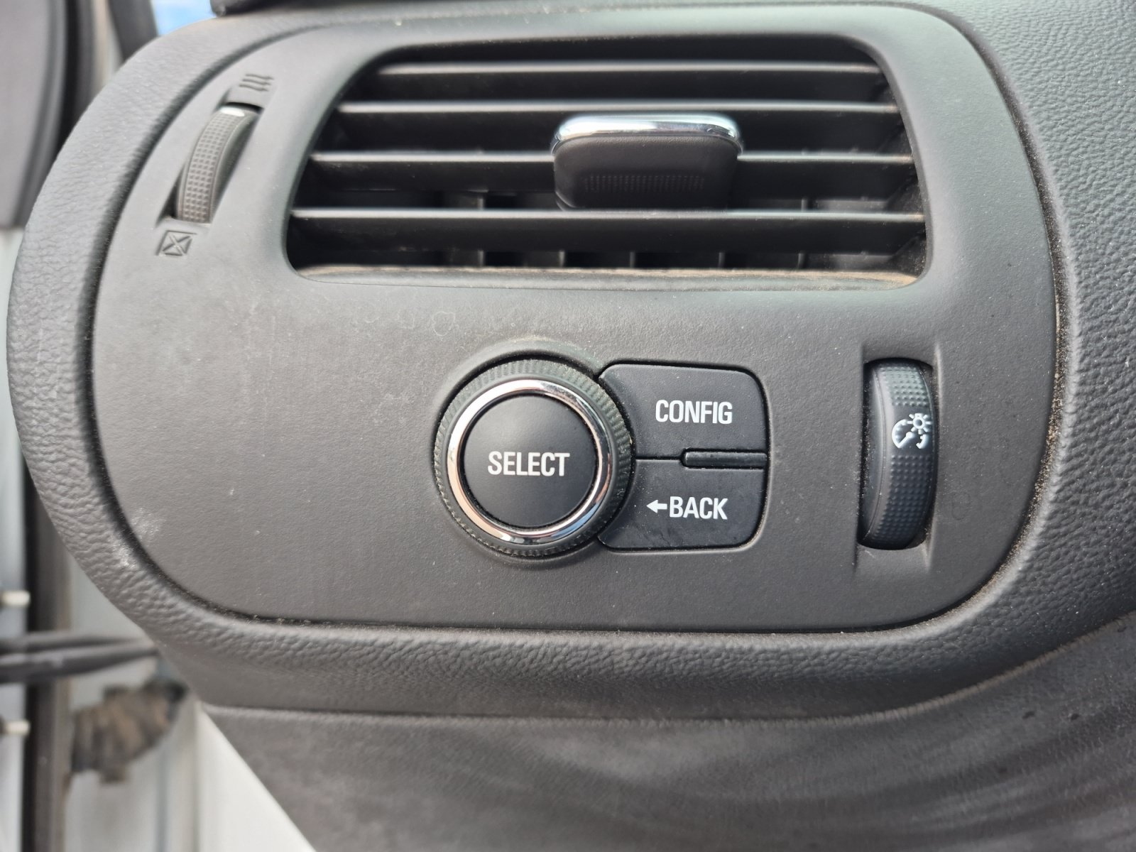 Used 2015 Chevrolet Volt FWD image 30
