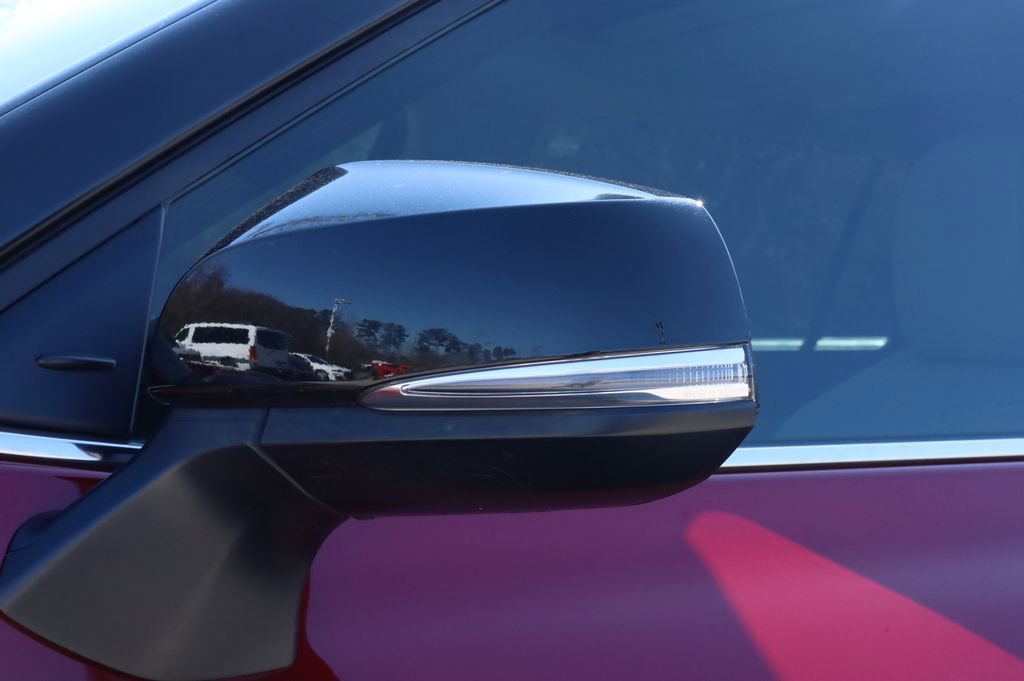 Used 2023 Toyota Highlander XLE image 19