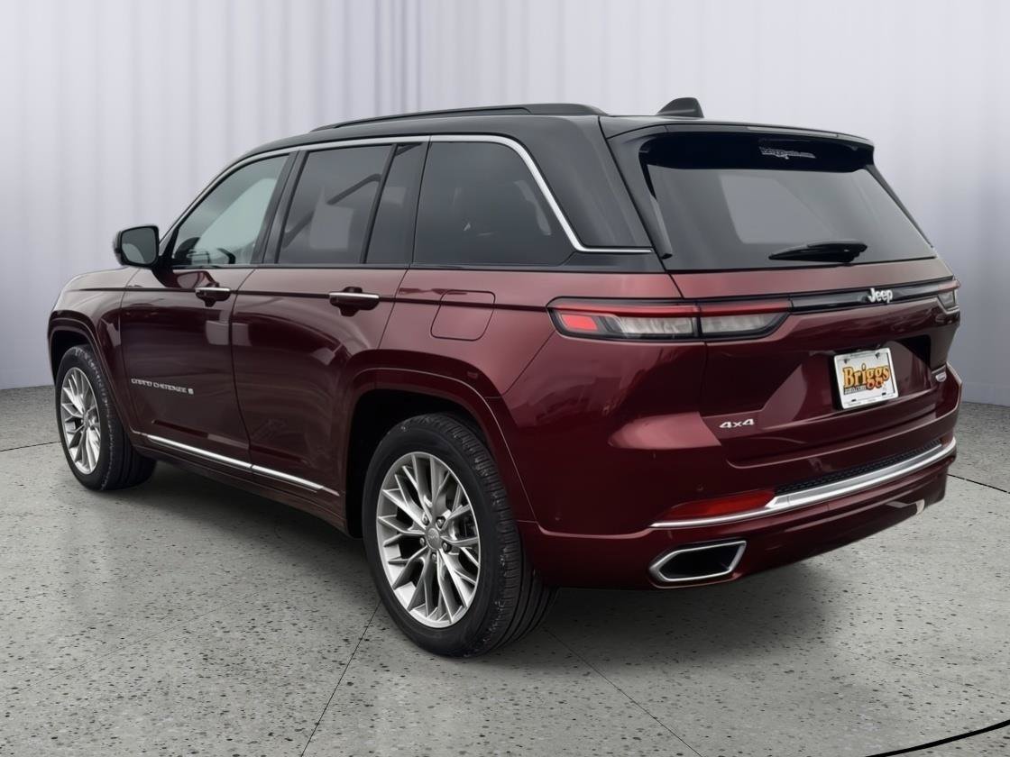 Used 2024 Jeep Grand Cherokee Summit AWD/4WD image 3