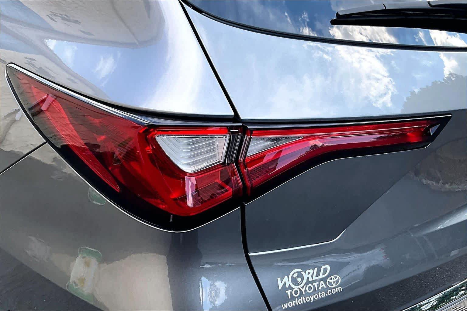 Used 2023 Acura MDX SH-AWD w/ Advance Package image 29
