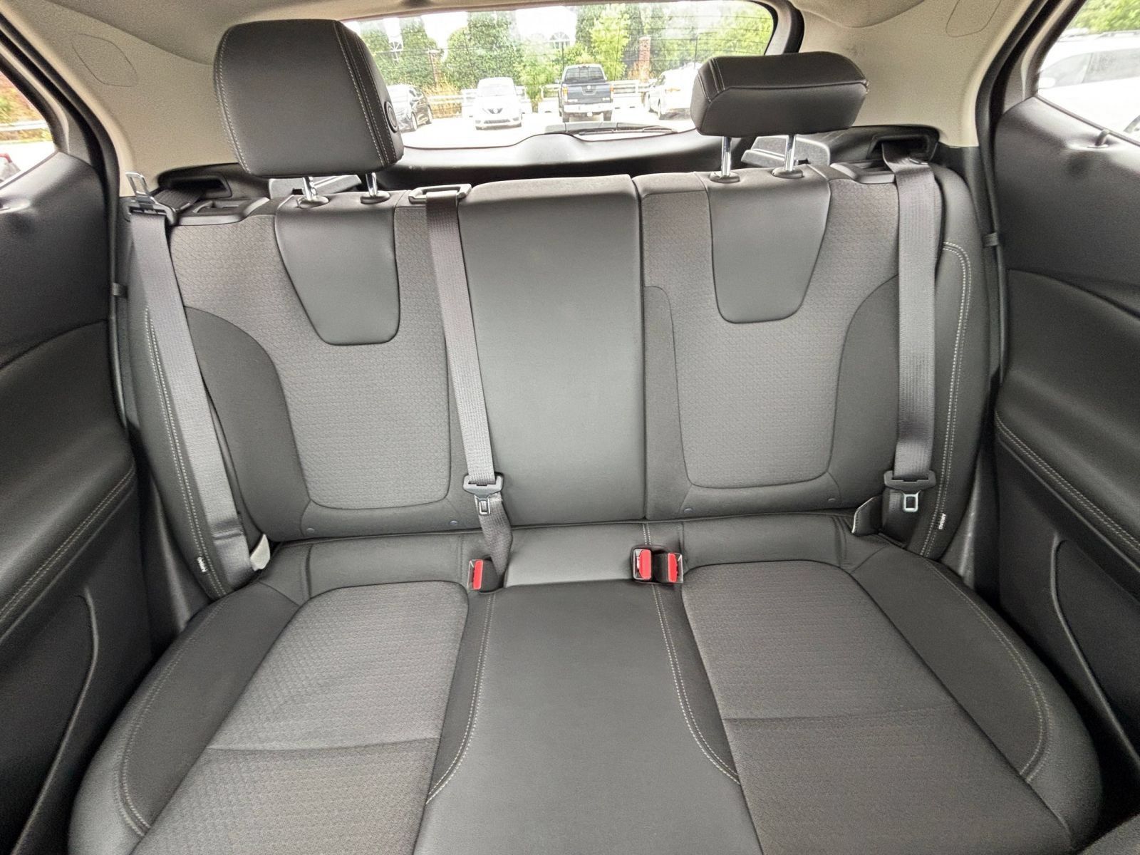 Used 2025 Buick Encore GX Preferred AWD/4WD image 36