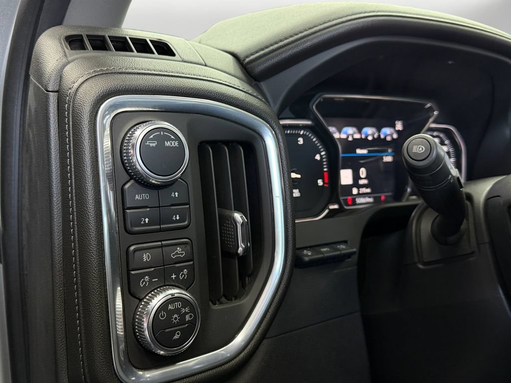 Used 2022 GMC Sierra 3500 Denali w/ Denali Ultimate Package AWD/4WD image 21