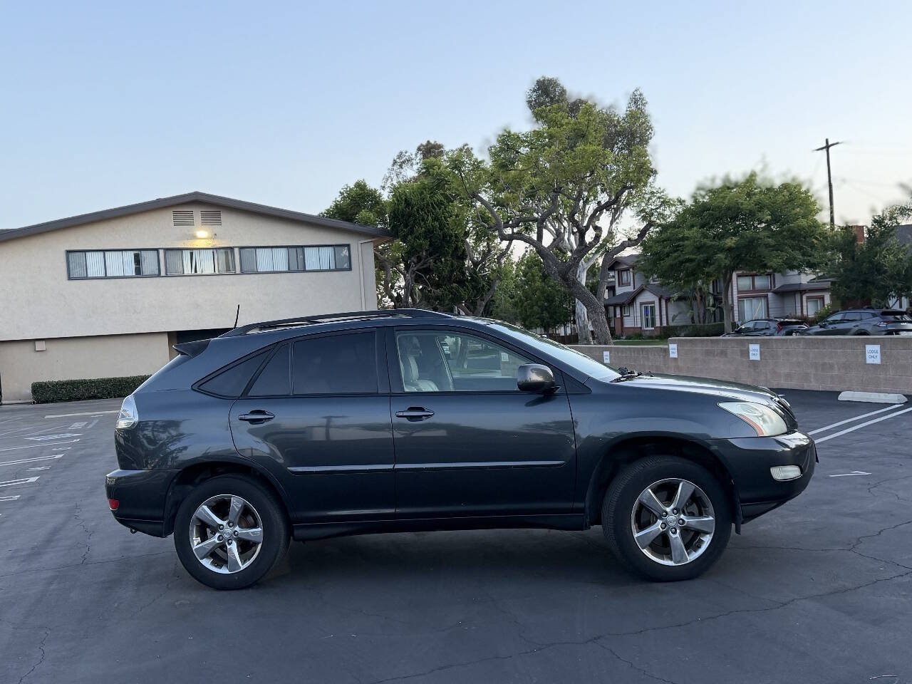 Used 2004 Lexus RX 330 FWD image 5
