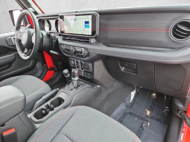 Used 2025 Jeep Wrangler Unlimited Rubicon w/ Technology Group image 28