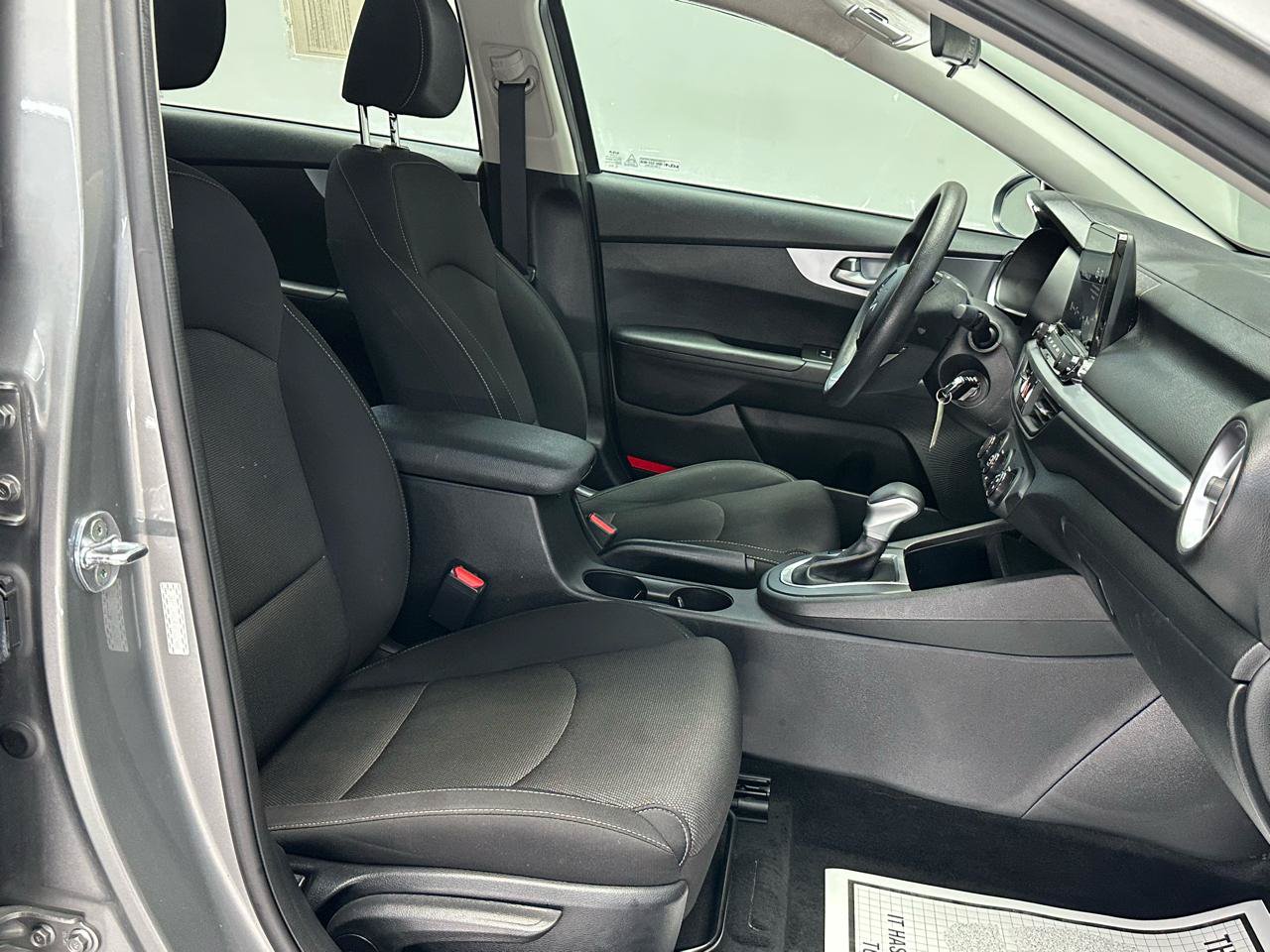 Used 2022 Kia Forte LXS FWD image 10