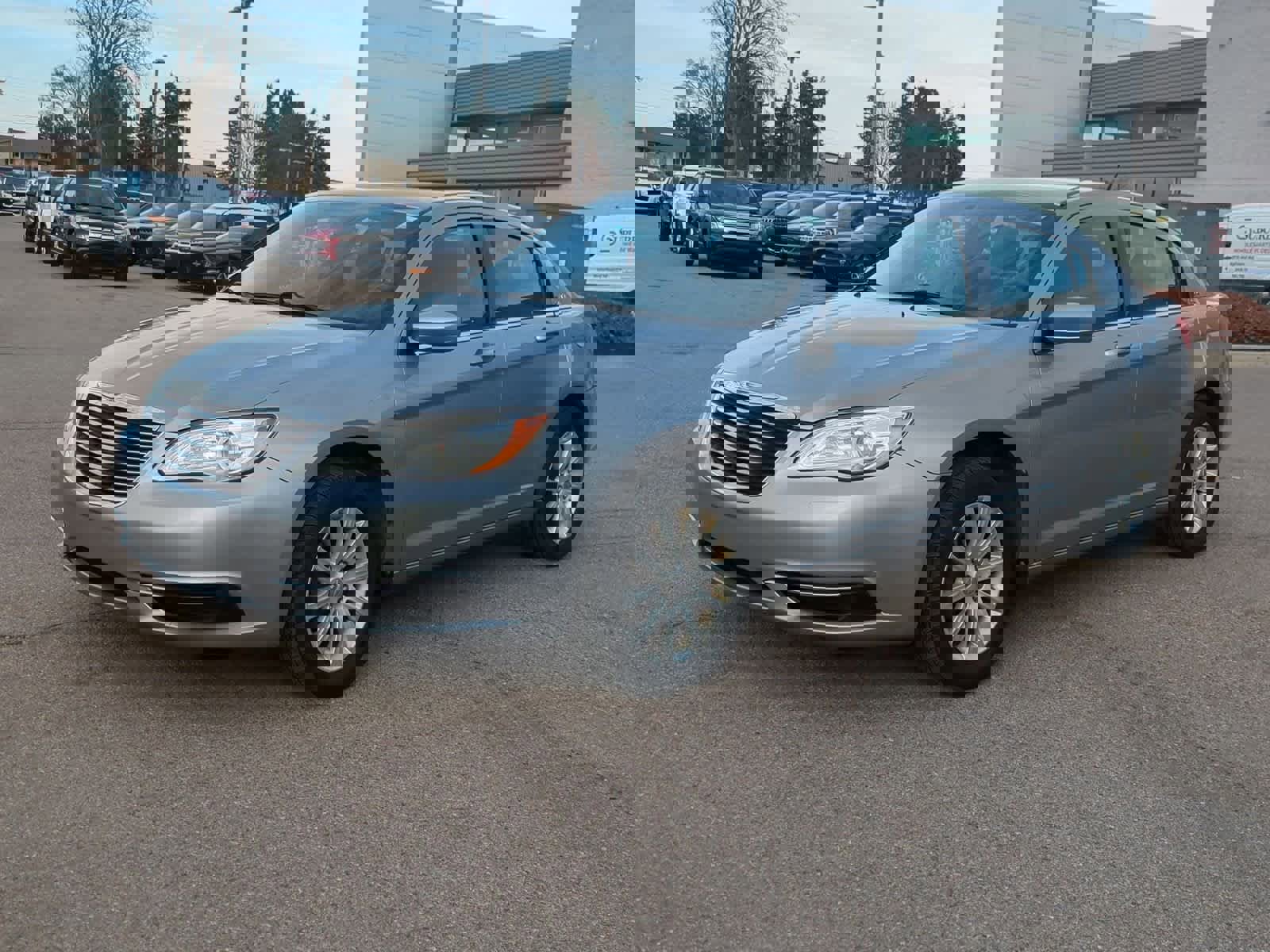 Used 2013 Chrysler 200 Touring w/ Cold Weather Group image 4