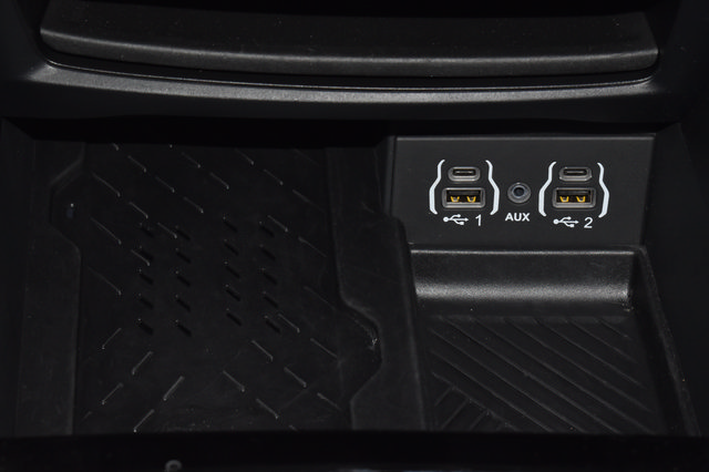 Certified 2025 Chrysler Pacifica Limited FWD image 40