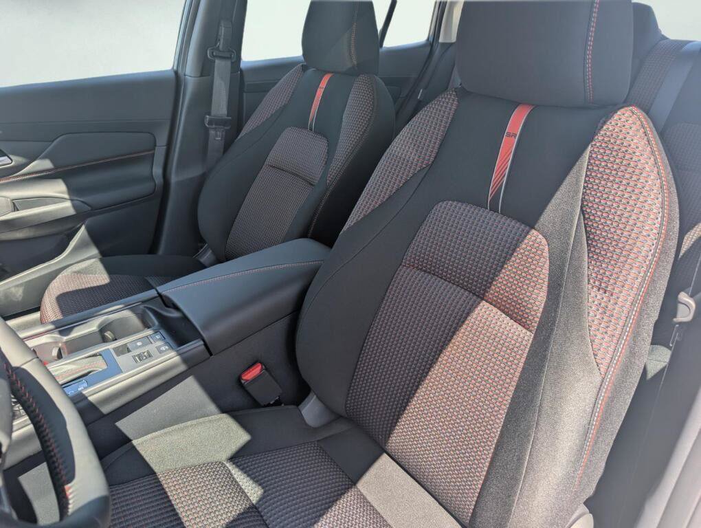 Used 2026 Nissan Sentra SR w/ SR All Weather Package FWD image 12