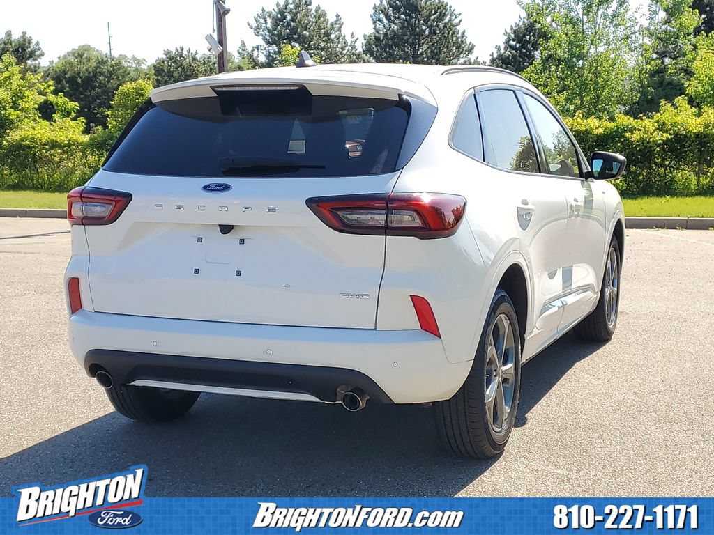 Certified 2023 Ford Escape ST-Line w/ Tech Pack #1 AWD/4WD image 4