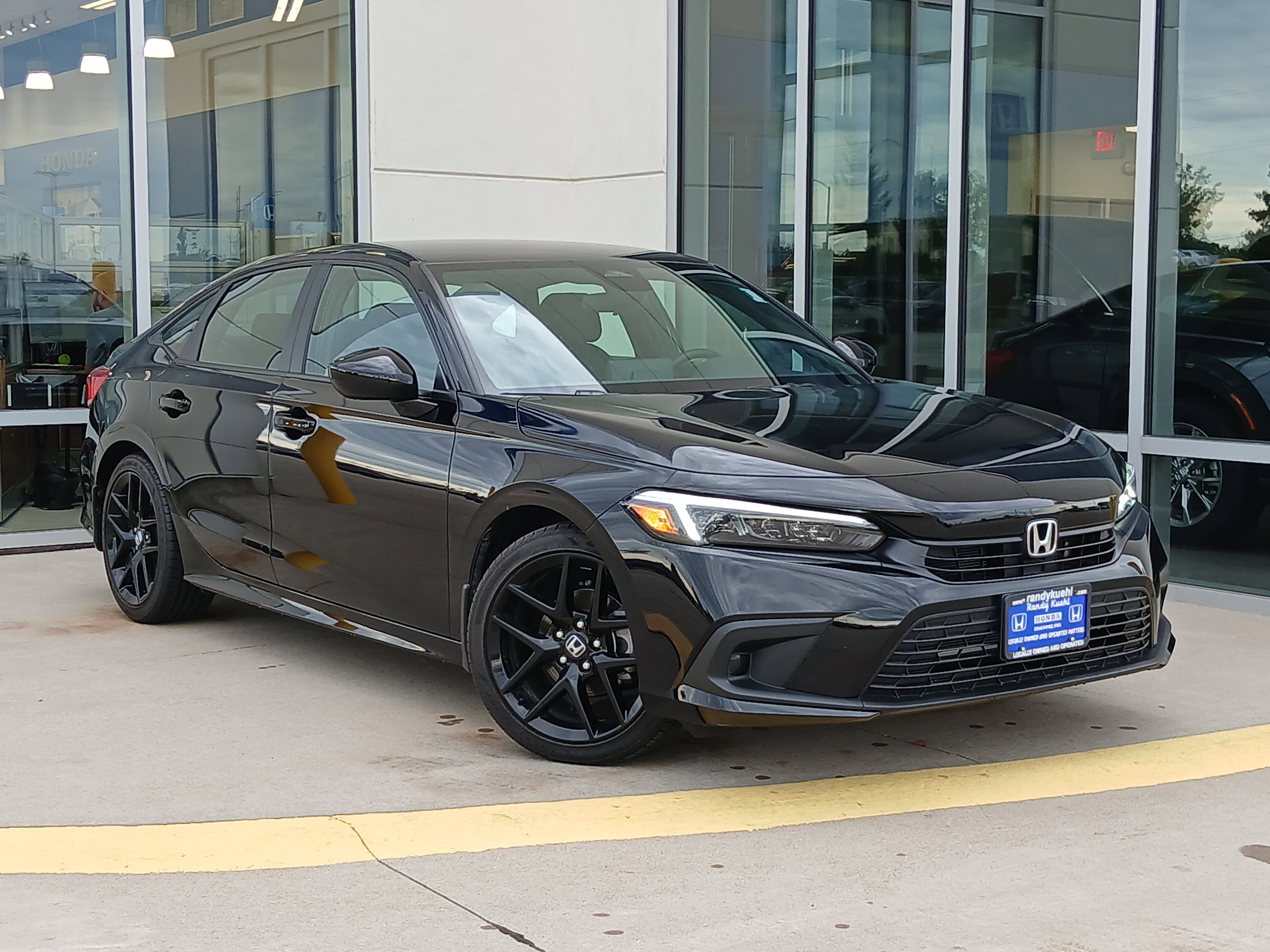 Used 2024 Honda Civic Sport image 2