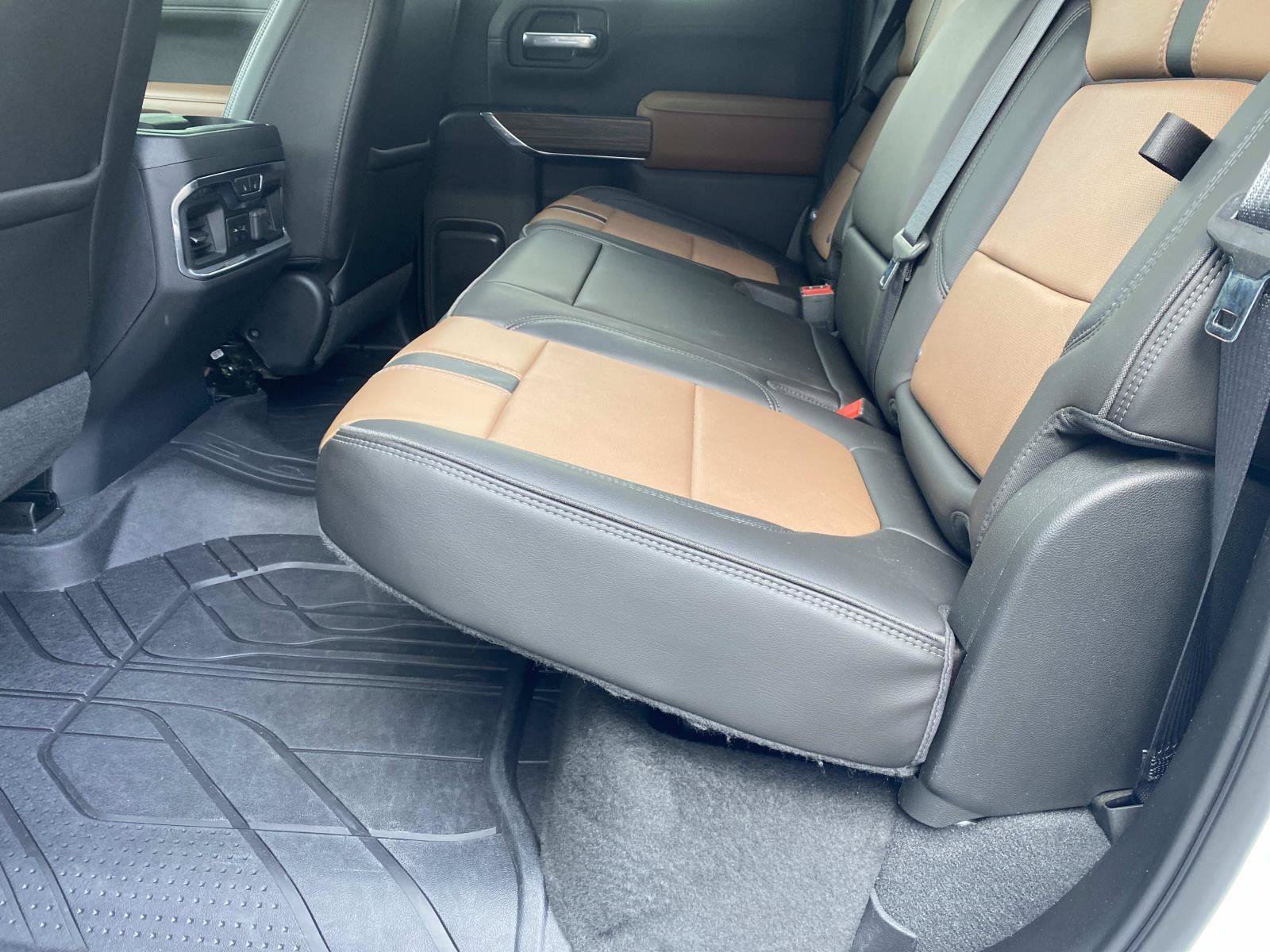 Used 2019 Chevrolet Silverado 1500 High Country w/ Technology Package AWD/4WD image 19