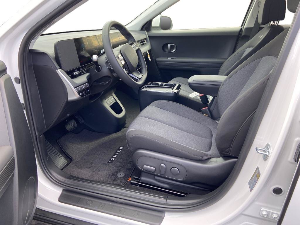 New 2026 Hyundai Ioniq 5 SE AWD/4WD image 8