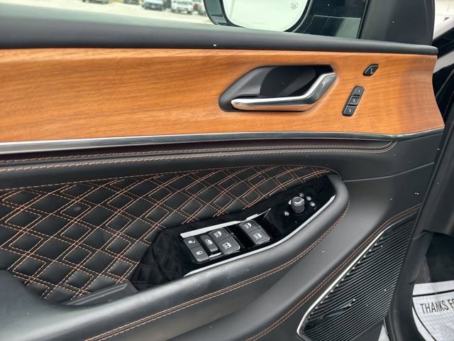 Used 2024 Jeep Grand Cherokee Summit image 17