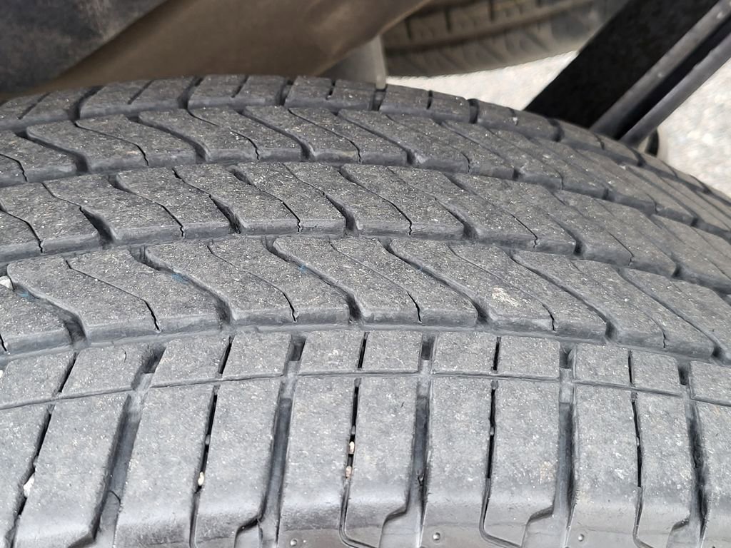 Used 2024 GMC Sierra 1500 SLT w/ SLT Premium Package AWD/4WD image 8