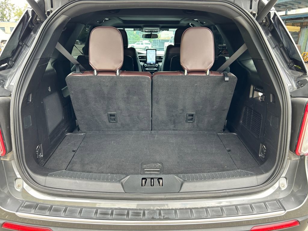 Used 2021 Ford Explorer Platinum w/ Equipment Group 601A image 24