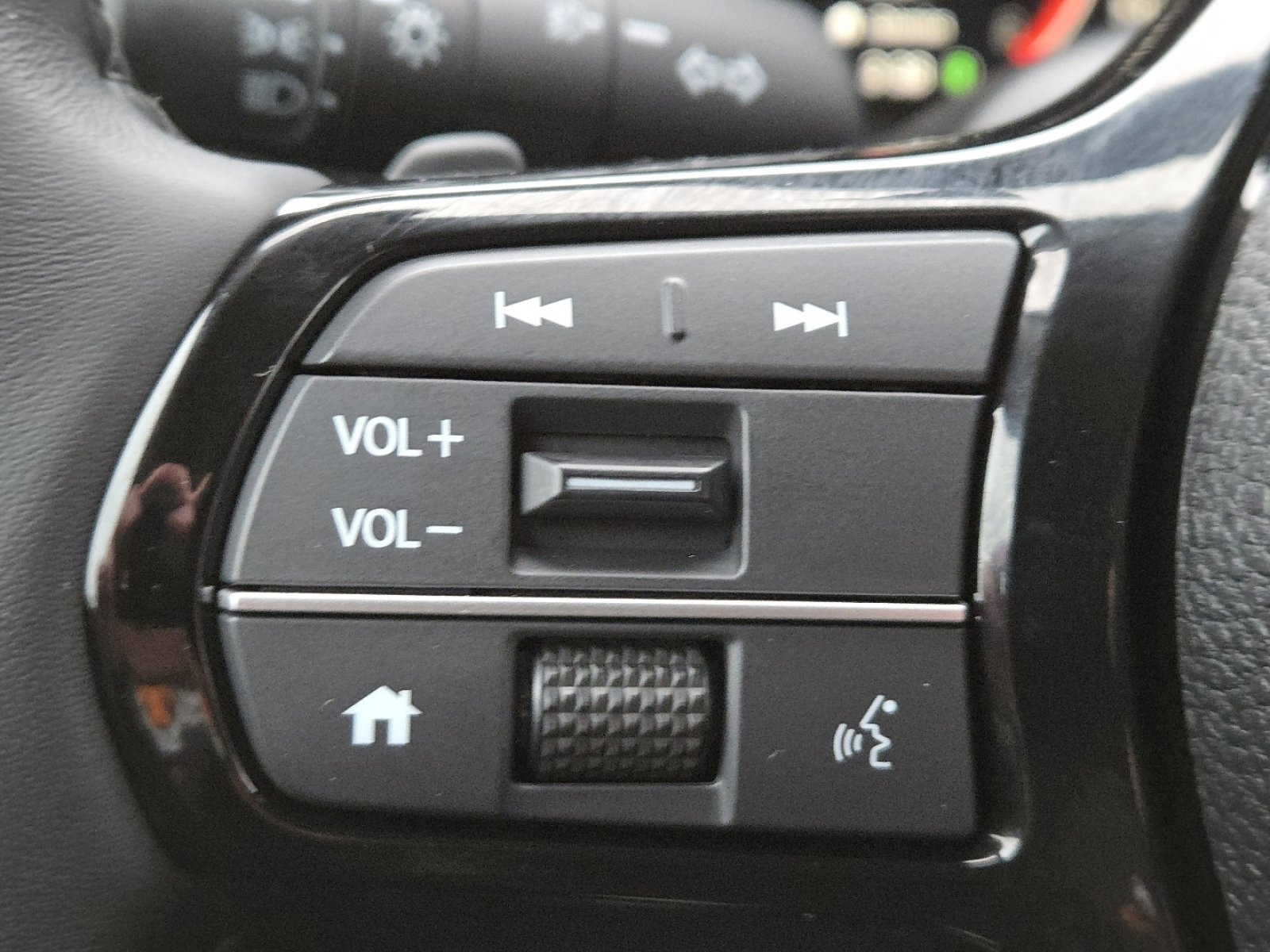 Used 2025 Honda Pilot EX-L image 33