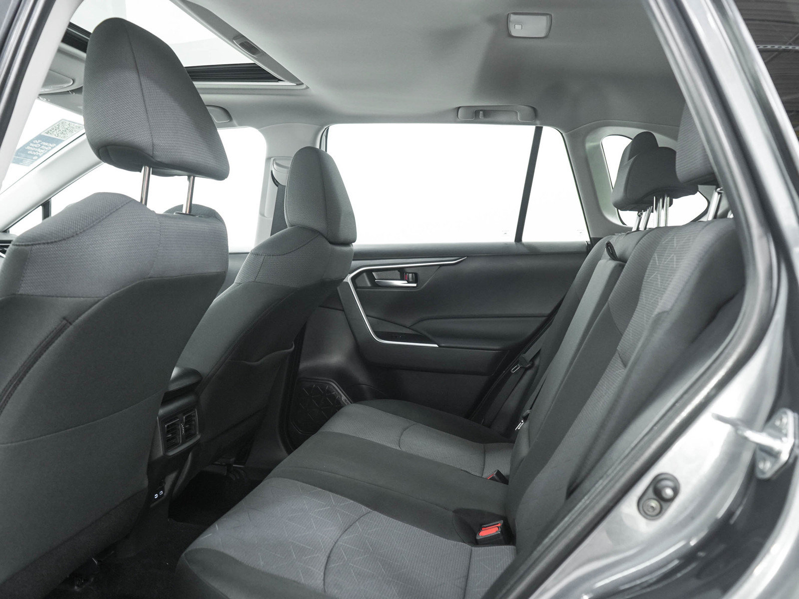 Used 2025 Toyota RAV4 XLE w/ Convenience Package AWD/4WD image 15