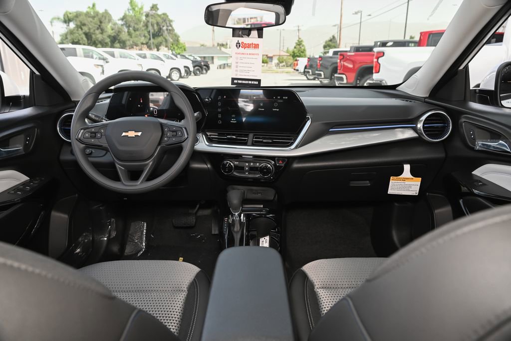 New 2026 Chevrolet Trax LT w/ LPO, Blackout Package FWD image 17