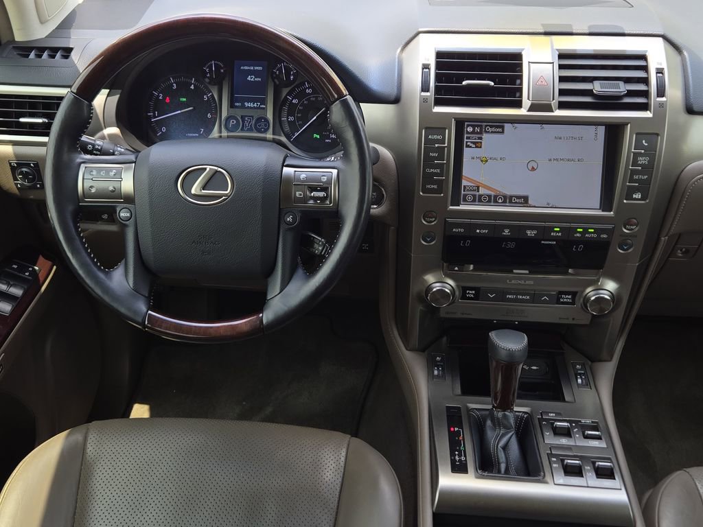 Used 2016 Lexus GX 460 Luxury w/ Preferred Accessory Package AWD/4WD image 26