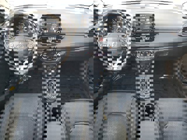 Used 2020 Hyundai Elantra GT w/ Style Package 02 image 7