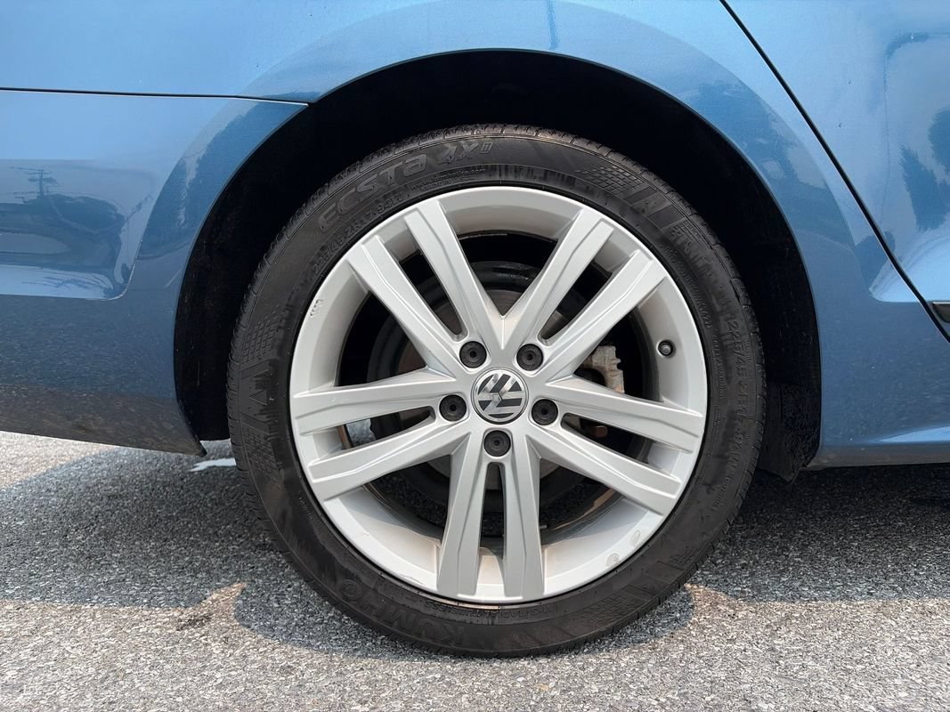 Used 2017 Volkswagen Jetta SEL FWD image 31