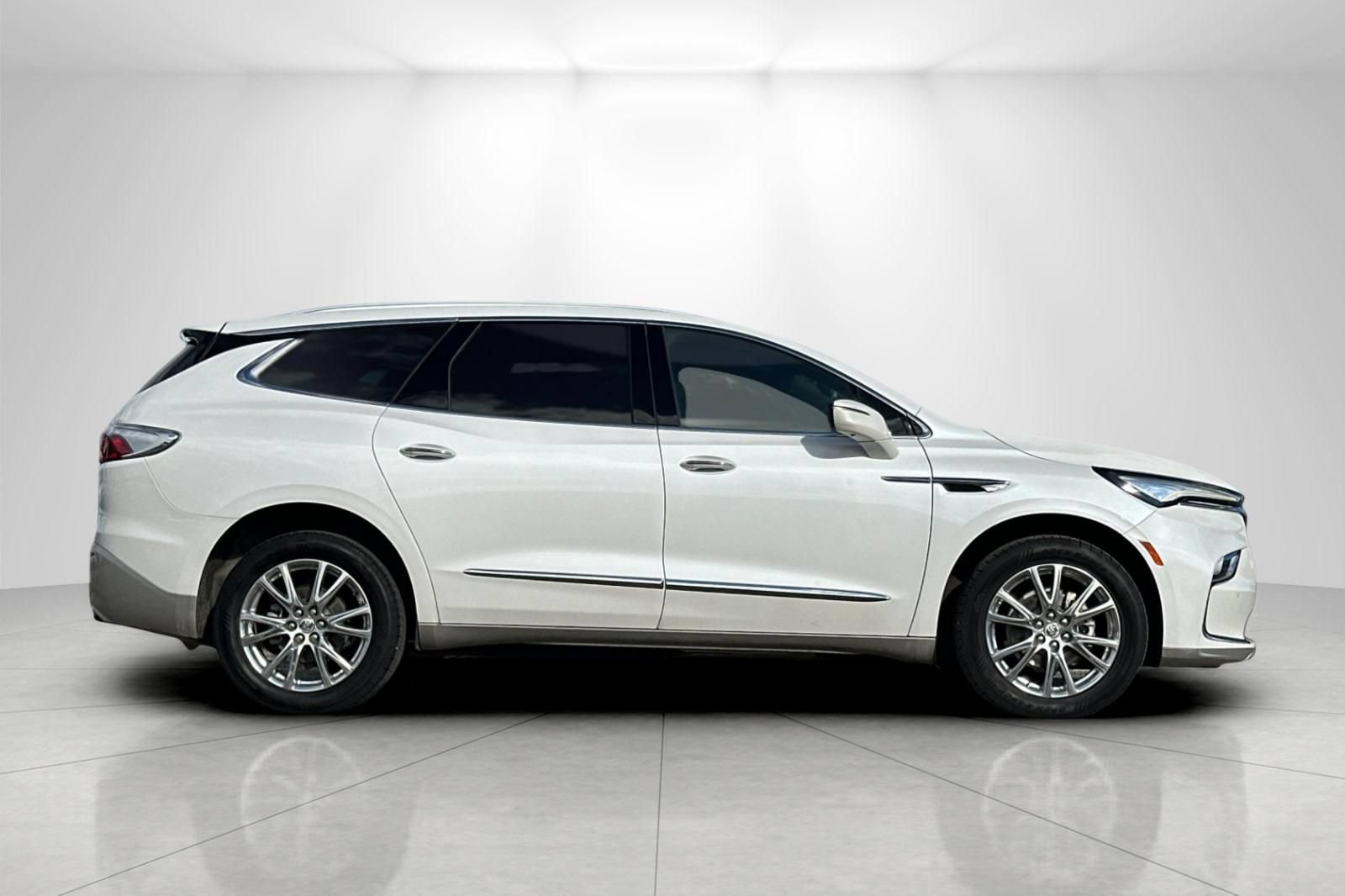 Used 2023 Buick Enclave Premium w/ Experience Buick Package AWD/4WD image 2