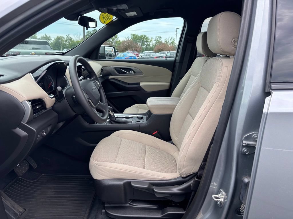 Used 2023 Chevrolet Traverse LS w/ Midnight/Sport Edition FWD image 15