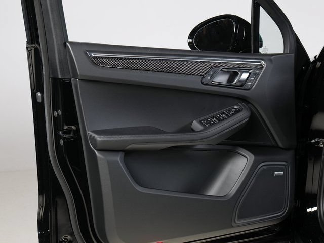 New 2026 Porsche Macan S AWD/4WD image 31