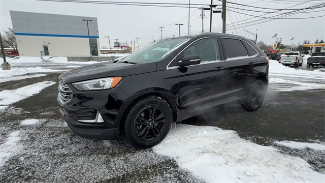 Used 2020 Ford Edge SEL w/ Cold Weather Package image 4
