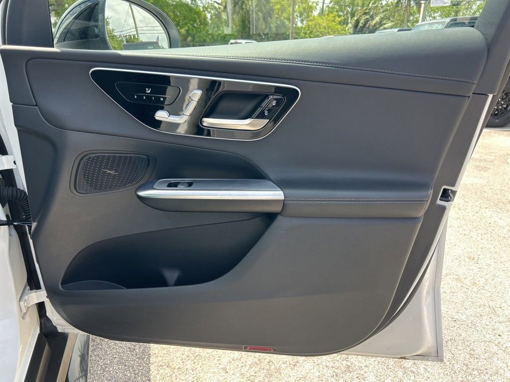 Used 2025 Mercedes-Benz GLC 43 AMG 4MATIC image 27