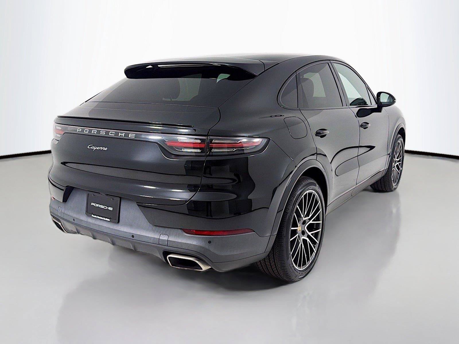 Certified 2023 Porsche Cayenne Coupe AWD/4WD image 25