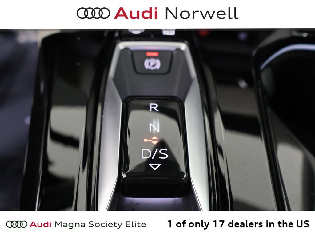 Used 2025 Audi Q5 Premium w/ Convenience Package AWD/4WD image 4
