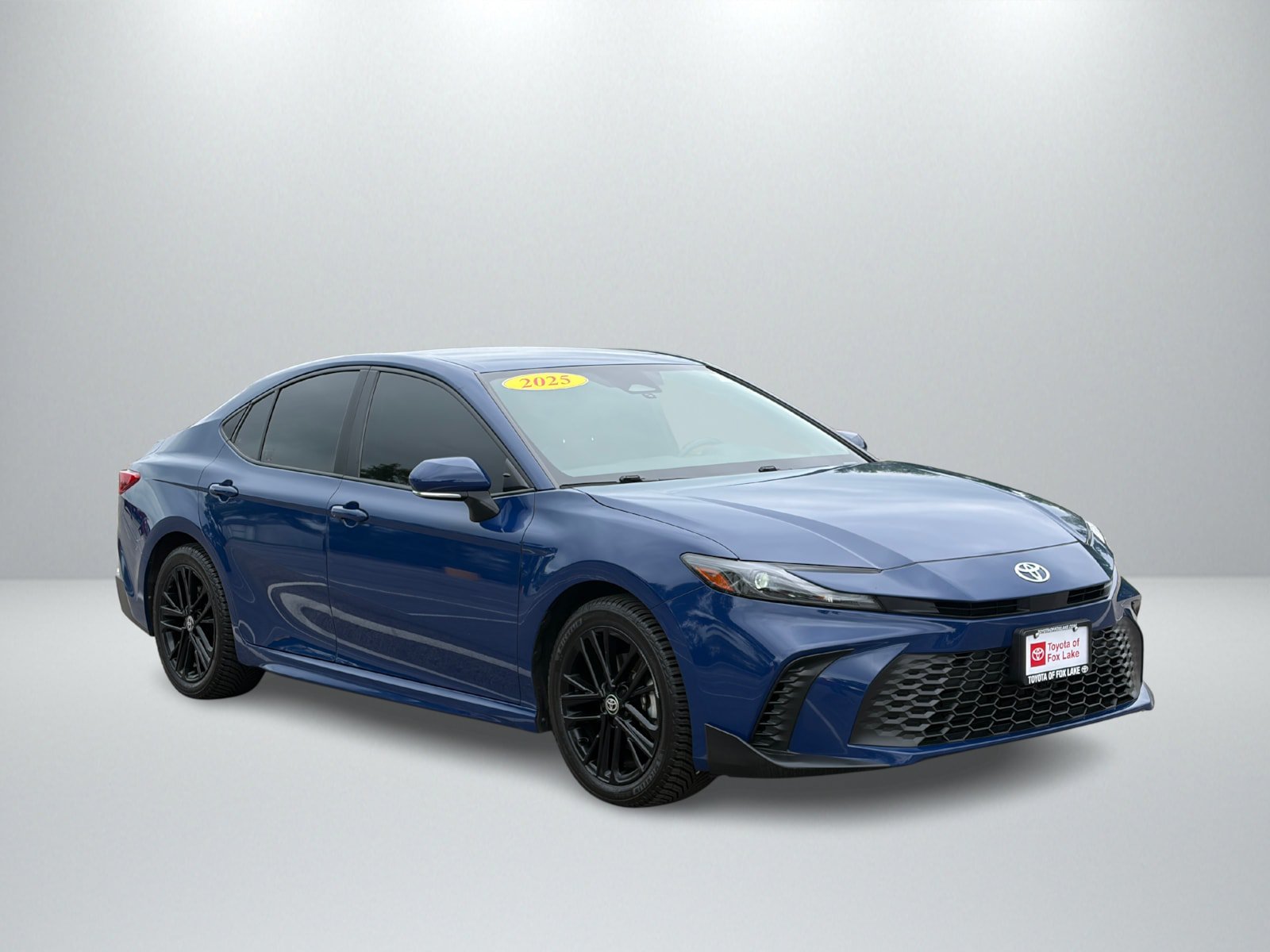 Used 2025 Toyota Camry SE w/ Convenience Package AWD/4WD image 7
