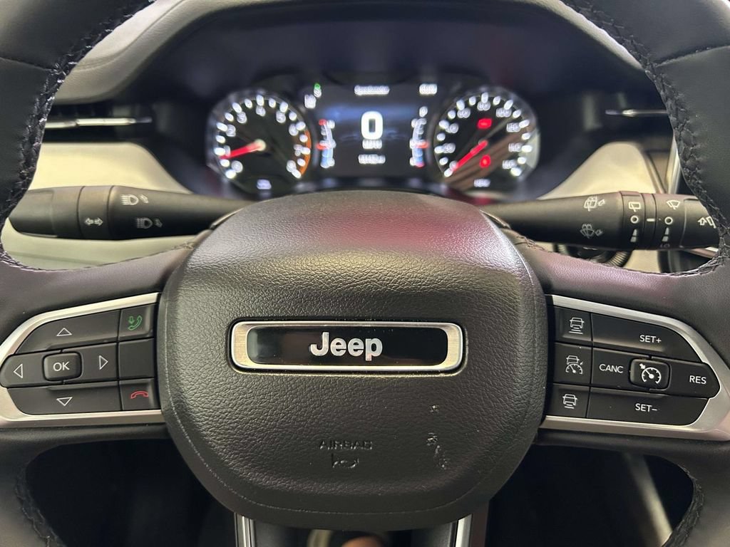 Used 2025 Jeep Compass Limited AWD/4WD image 27