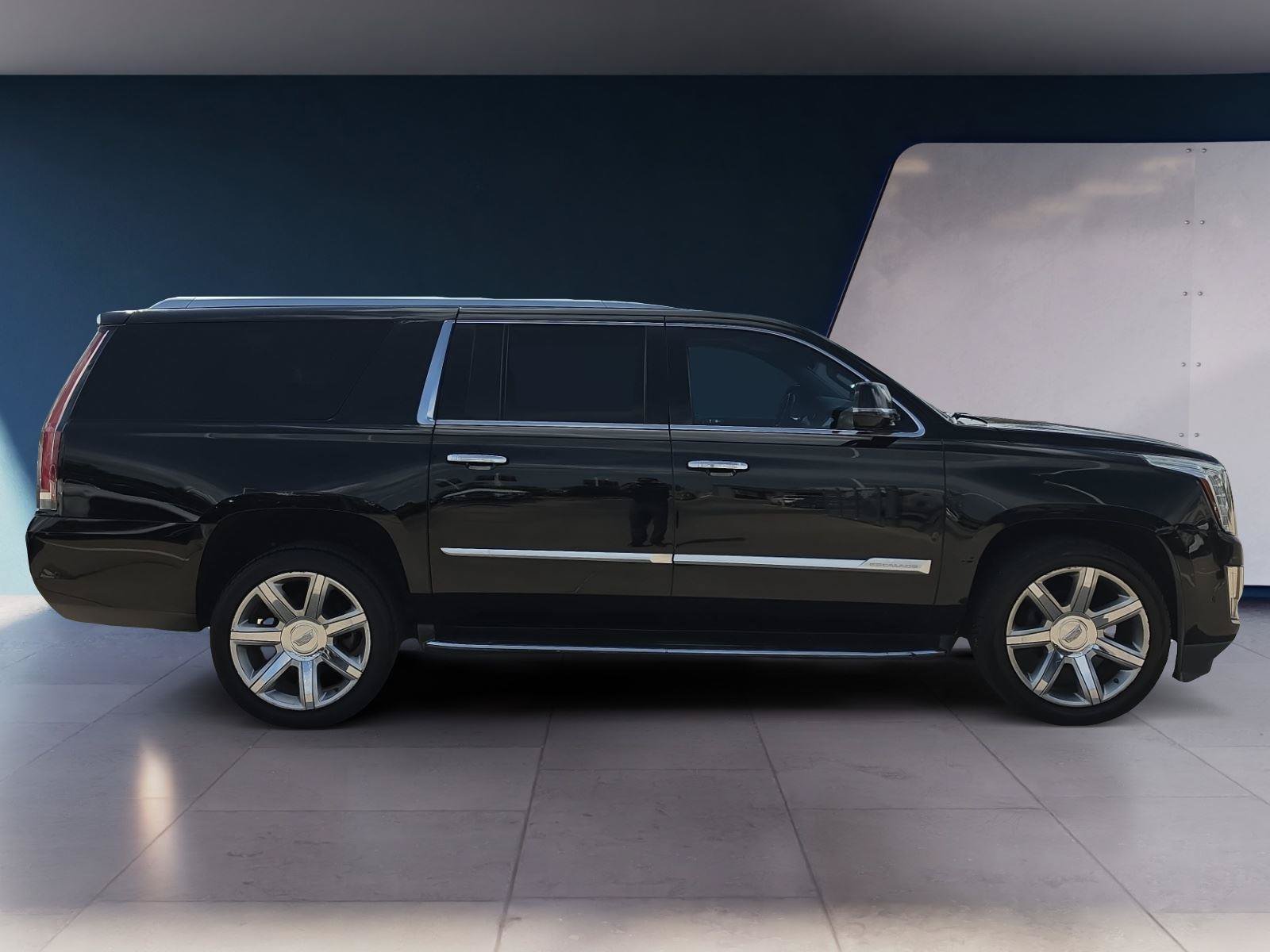 Used 2018 Cadillac Escalade ESV Luxury RWD image 6