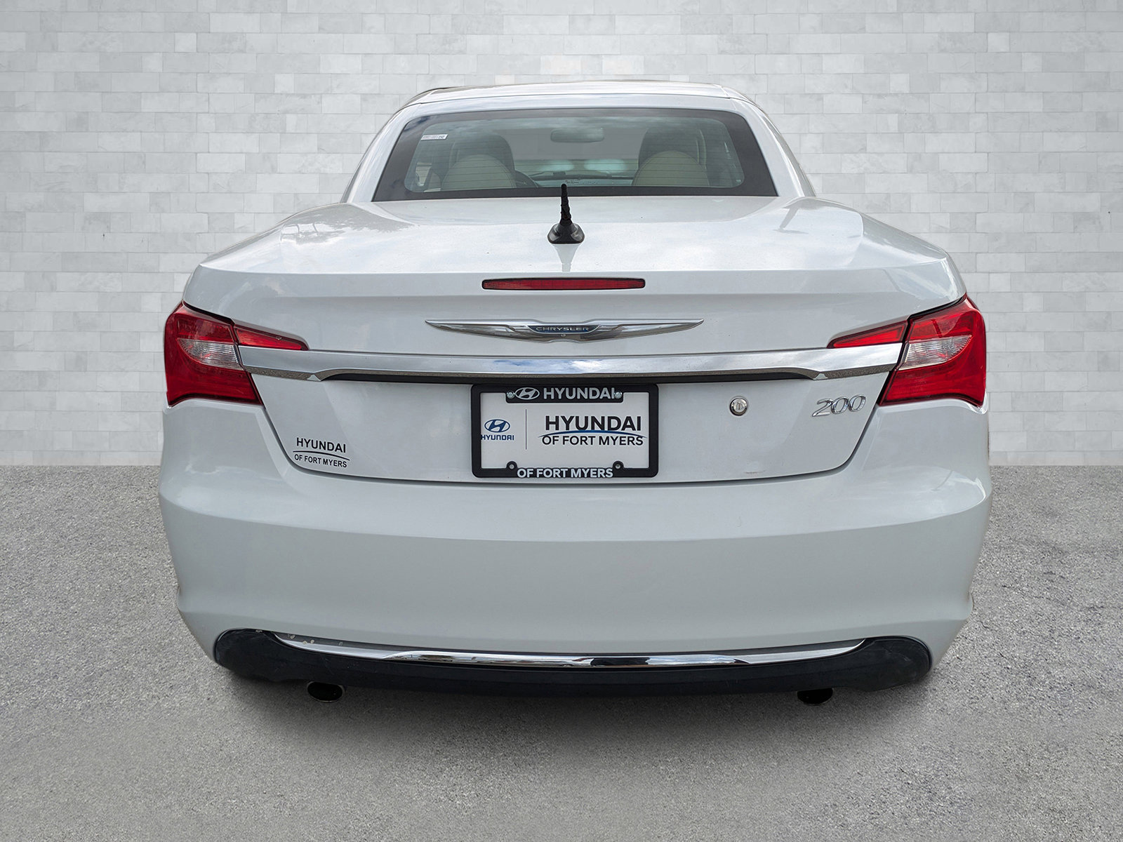 Used 2011 Chrysler 200 Limited image 6