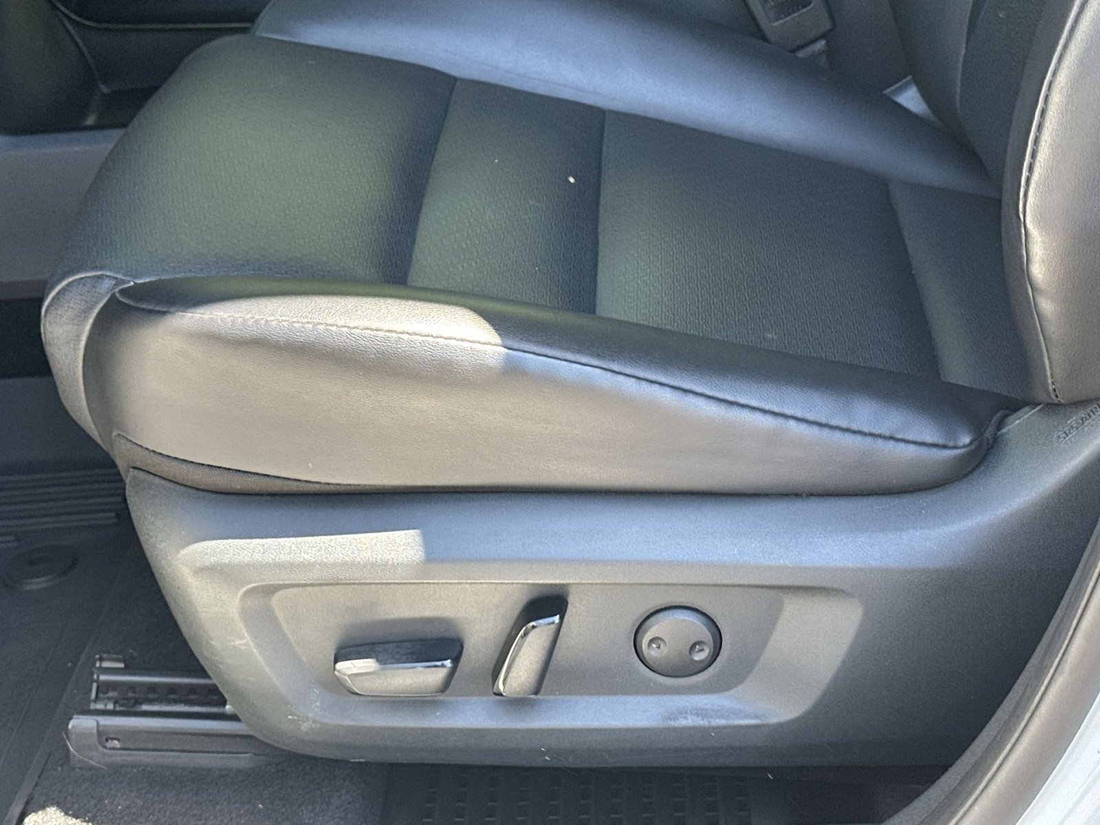 Used 2023 Nissan Rogue SV w/ SV Premium Package FWD image 42