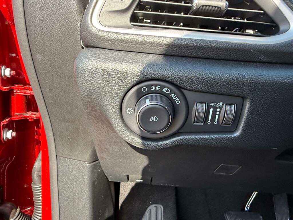 New 2026 Chrysler Pacifica Select image 30