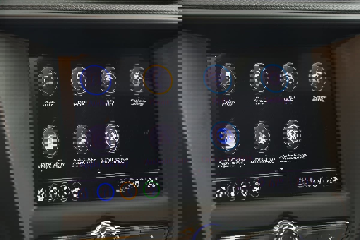 Used 2023 Chevrolet TrailBlazer RS image 35