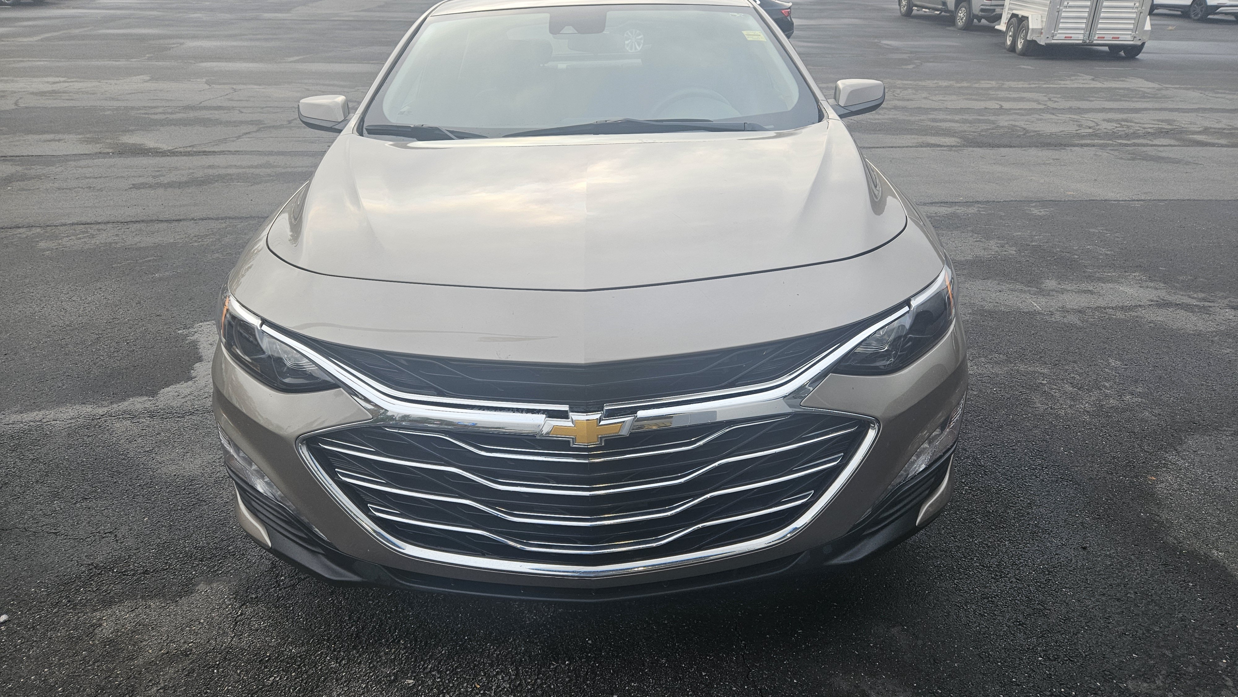Used 2024 Chevrolet Malibu LT FWD image 3