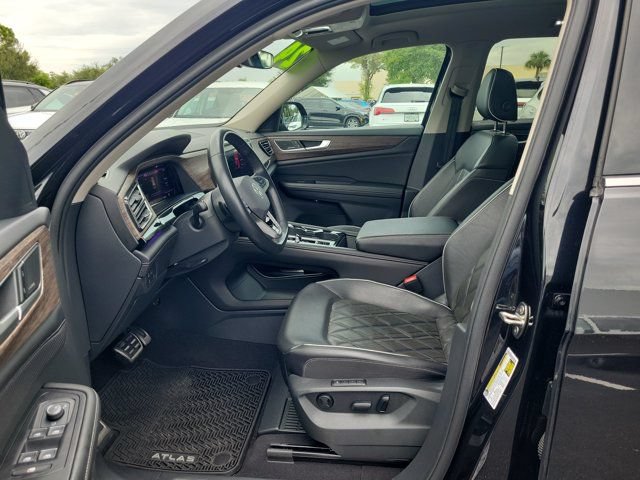 Certified 2024 Volkswagen Atlas SEL Premium R-Line AWD/4WD image 16