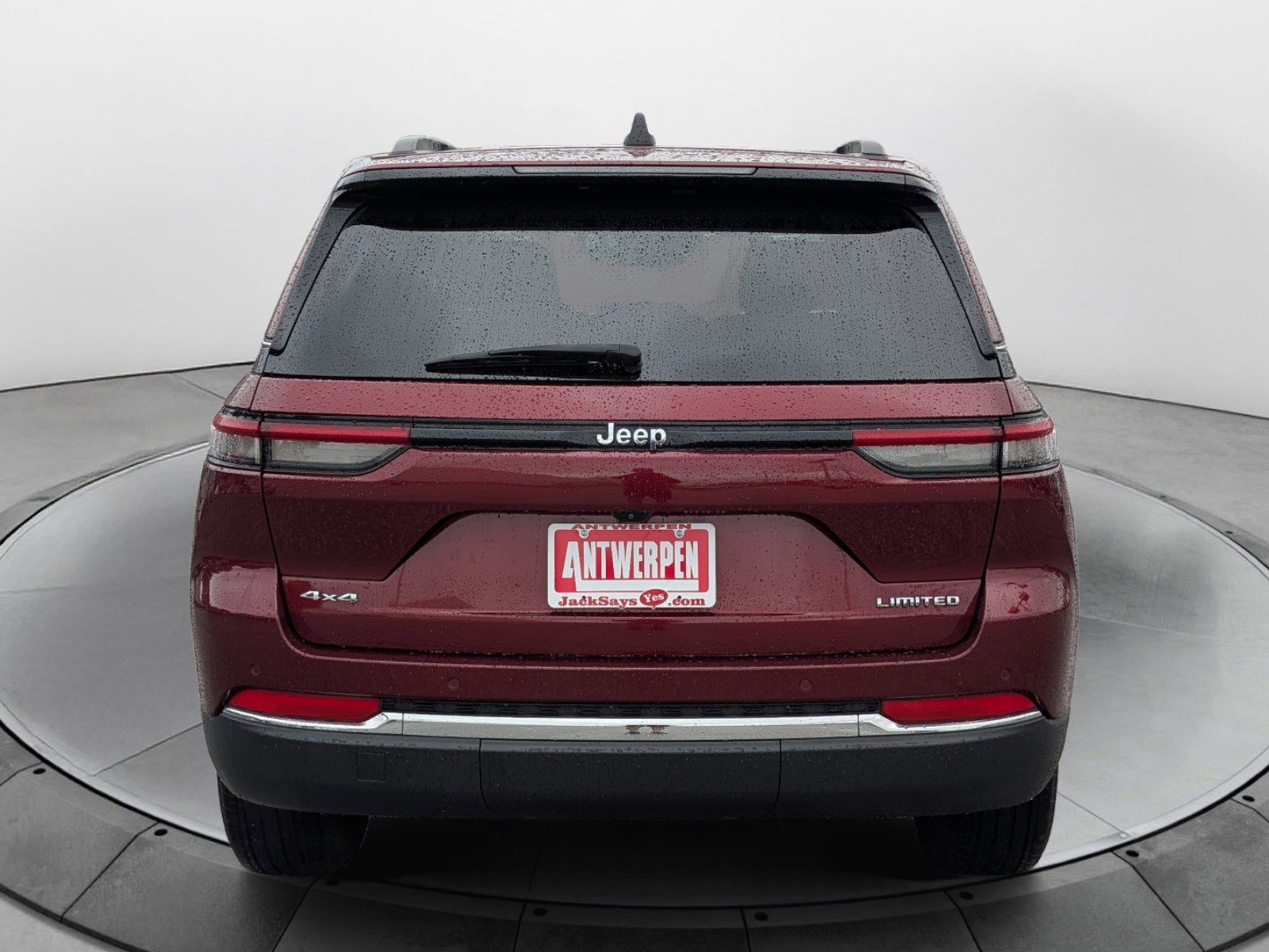 Used 2024 Jeep Grand Cherokee Limited AWD/4WD image 4