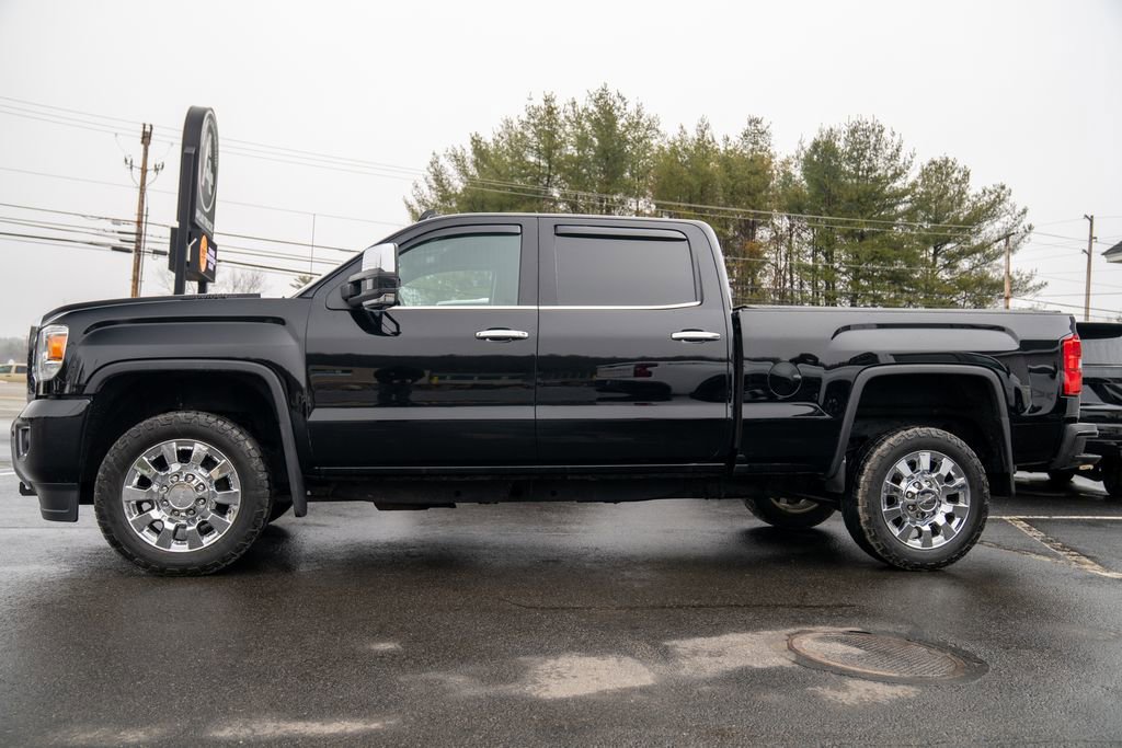 Used 2018 GMC Sierra 2500 Denali w/ Duramax Plus Package image 3