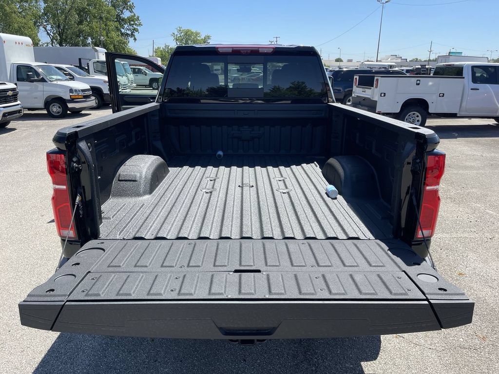 New 2026 Chevrolet Silverado 2500 ZR2 w/ LPO, Dark Essentials Package AWD/4WD image 23