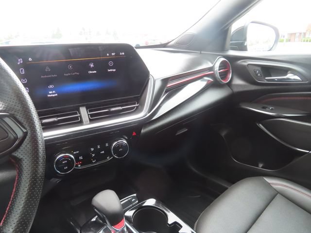 Used 2024 Chevrolet Trax RS w/ Sunroof Package FWD image 37