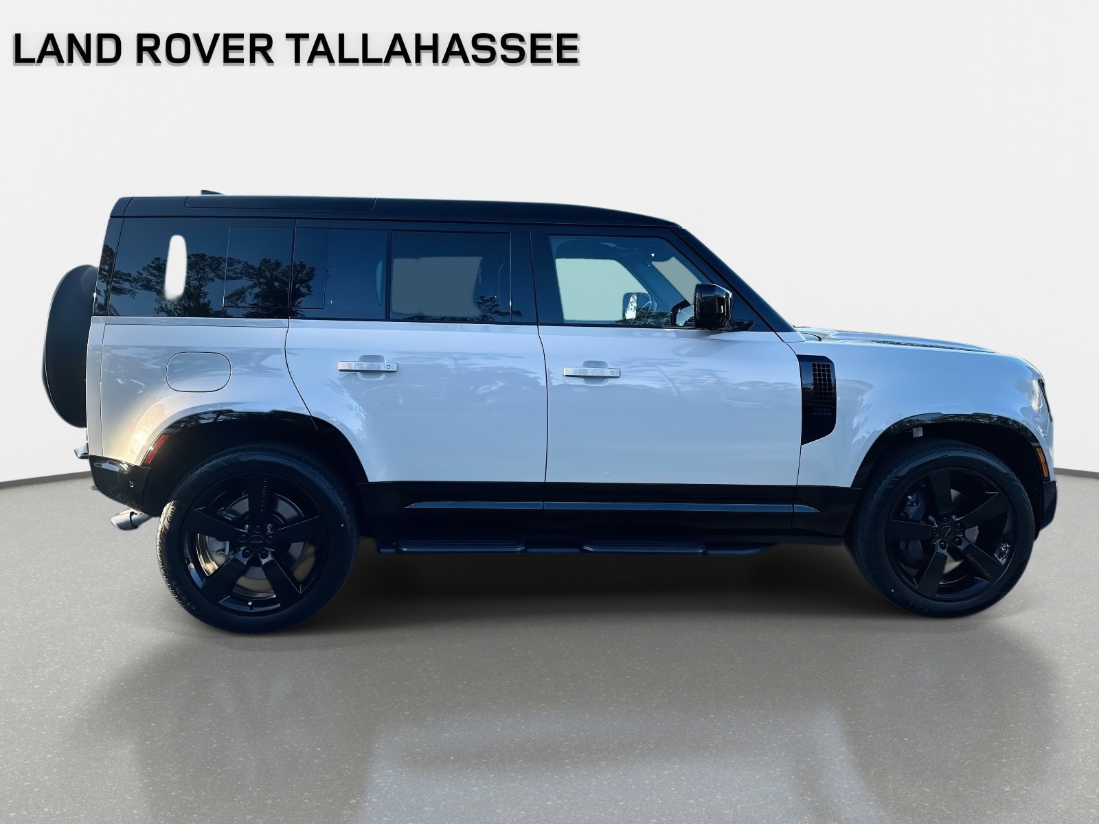 New 2026 Land Rover Defender 110 X-Dynamic SE AWD/4WD image 5