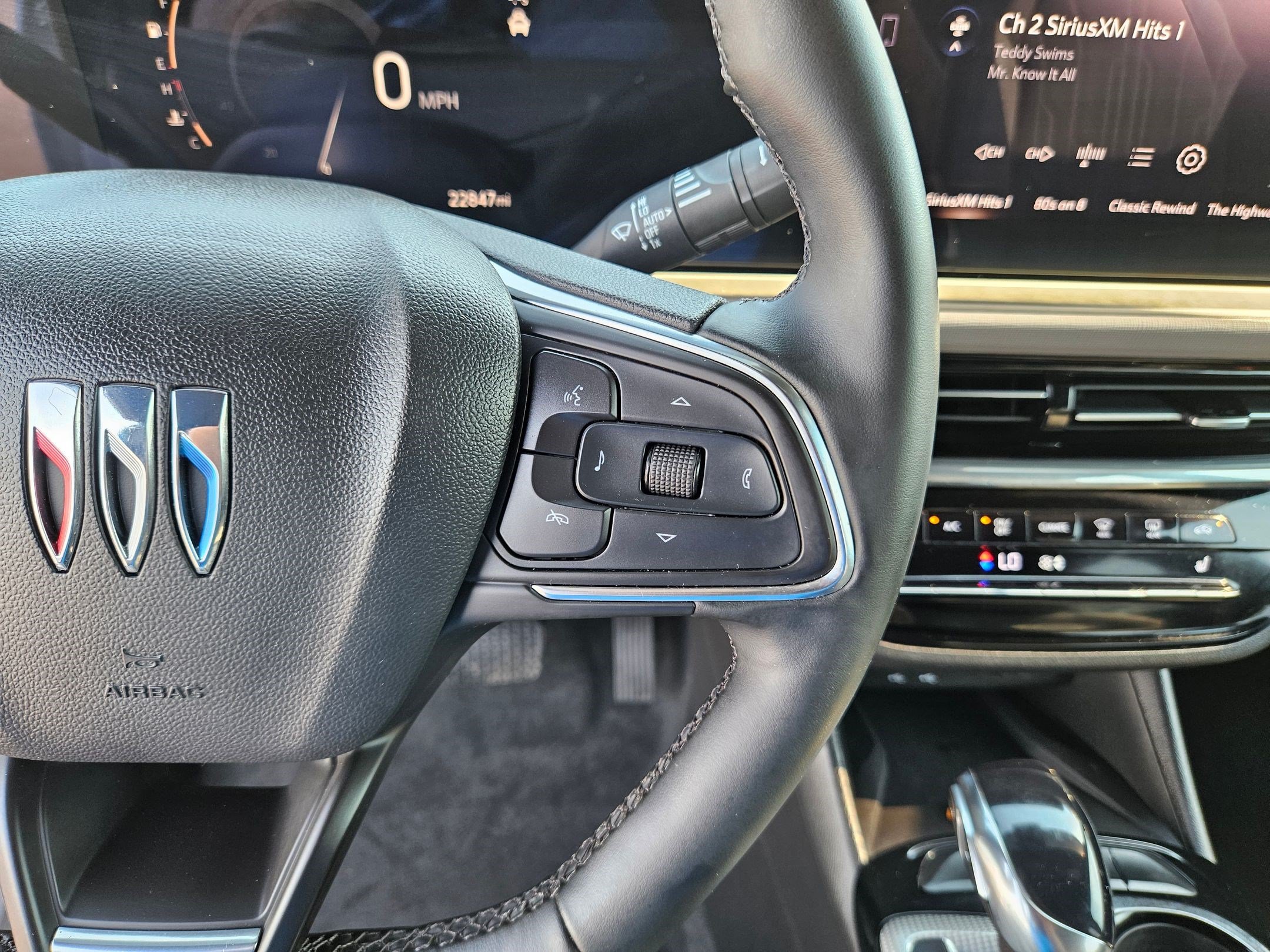 Used 2025 Buick Envista Avenir FWD image 23
