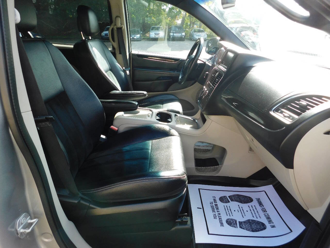 Used 2017 Dodge Grand Caravan SXT image 20